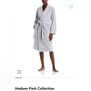 Hudson Park Collection Velour Bathrobe S/M.